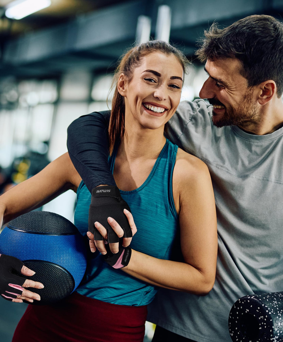 SIMARI Breathable Workout Gloves for Men & Women, Weight Lifting Gloves with Padded, Grip, Full Palm Protection, Gift for Gym Exercise, Cycling, Weightlifting Training, Fitness, Black, Size M