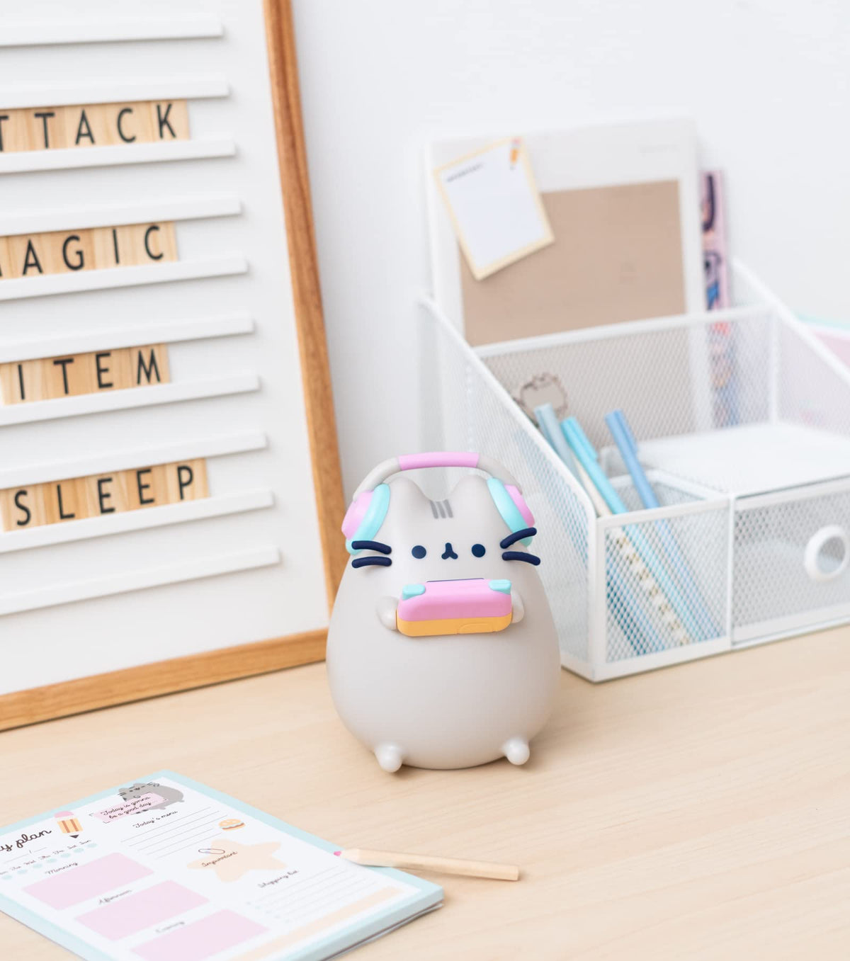 Grupo Erik Pusheen Gamer Lamp - Pusheen Gifts - Kids Lamps for Bedroom - Night Light Kids - Baby Night Light - Cat Light