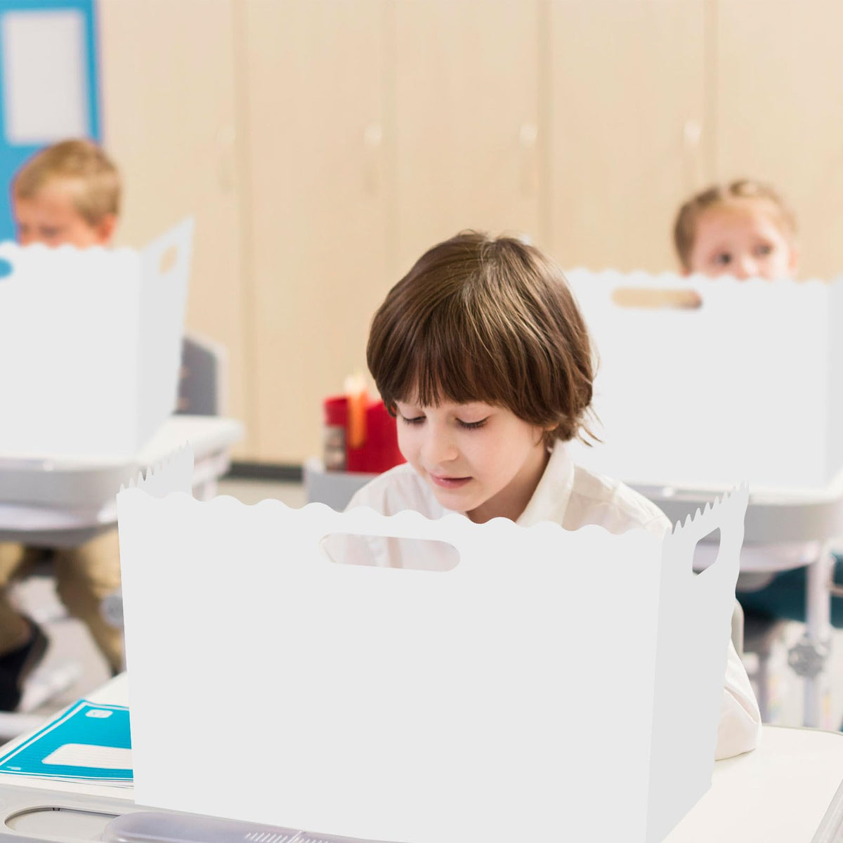 Whaline 24 Pcs Student Desk Privacy Boards White Wavy Edges Classroom Desk Divider Shield Scalloped Edge Privacy Panel Folders Screen Partition for School Teacher Student Test Supplies