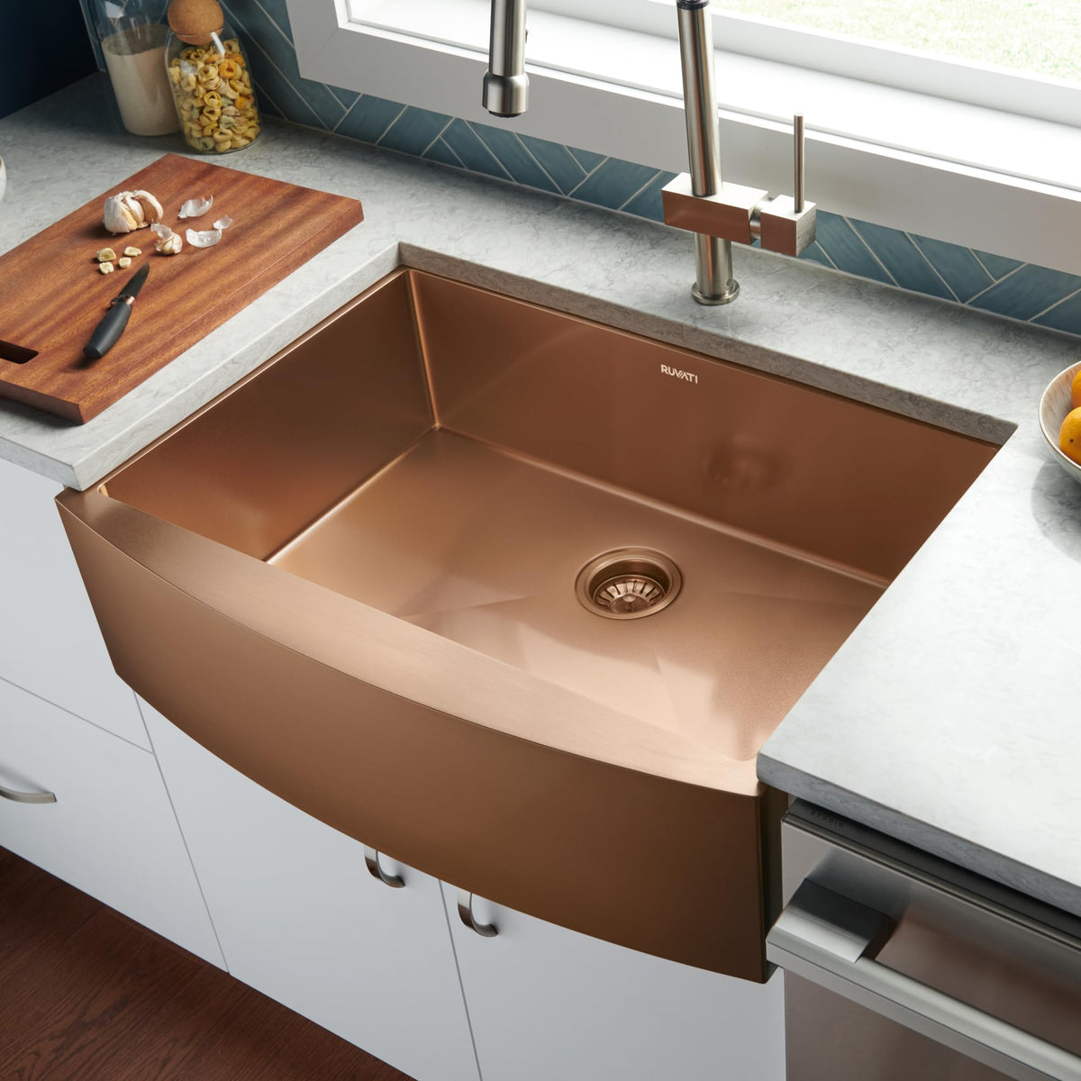 Ruvati Copper Tone 30-inch Apron-Front Farmhouse Kitchen Sink - Matte Bronze Stainless Steel Single Bowl - RVH9660CP