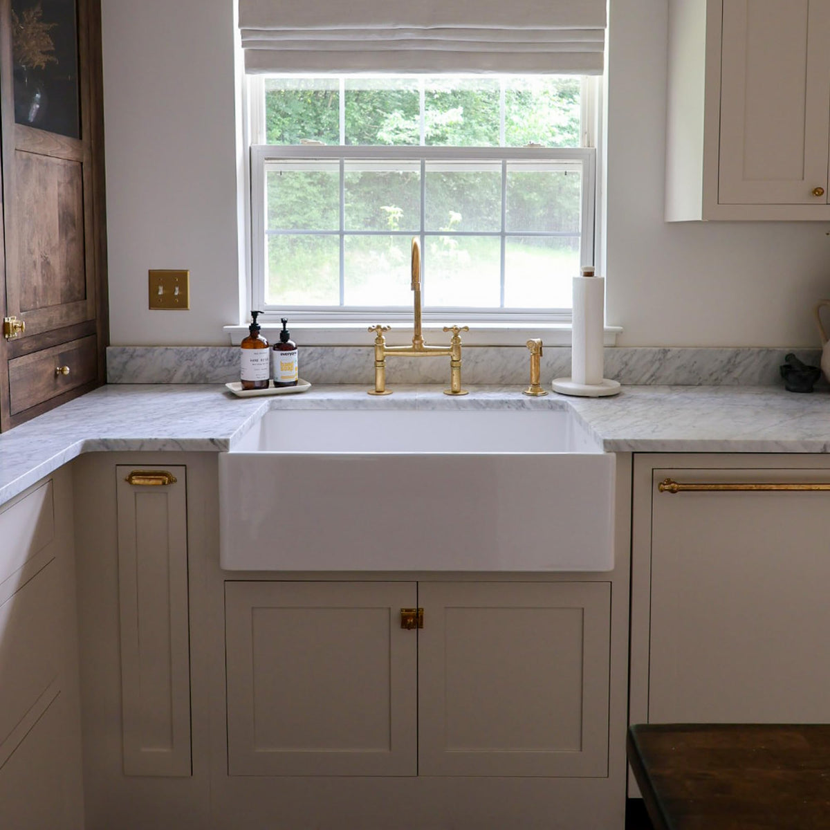 Sinkology Austen 33 Inch Farmhouse Sink White Fireclay Apron Front Single Bowl – Deep Basin, Undermount, Fits 36 Inch Cabinet