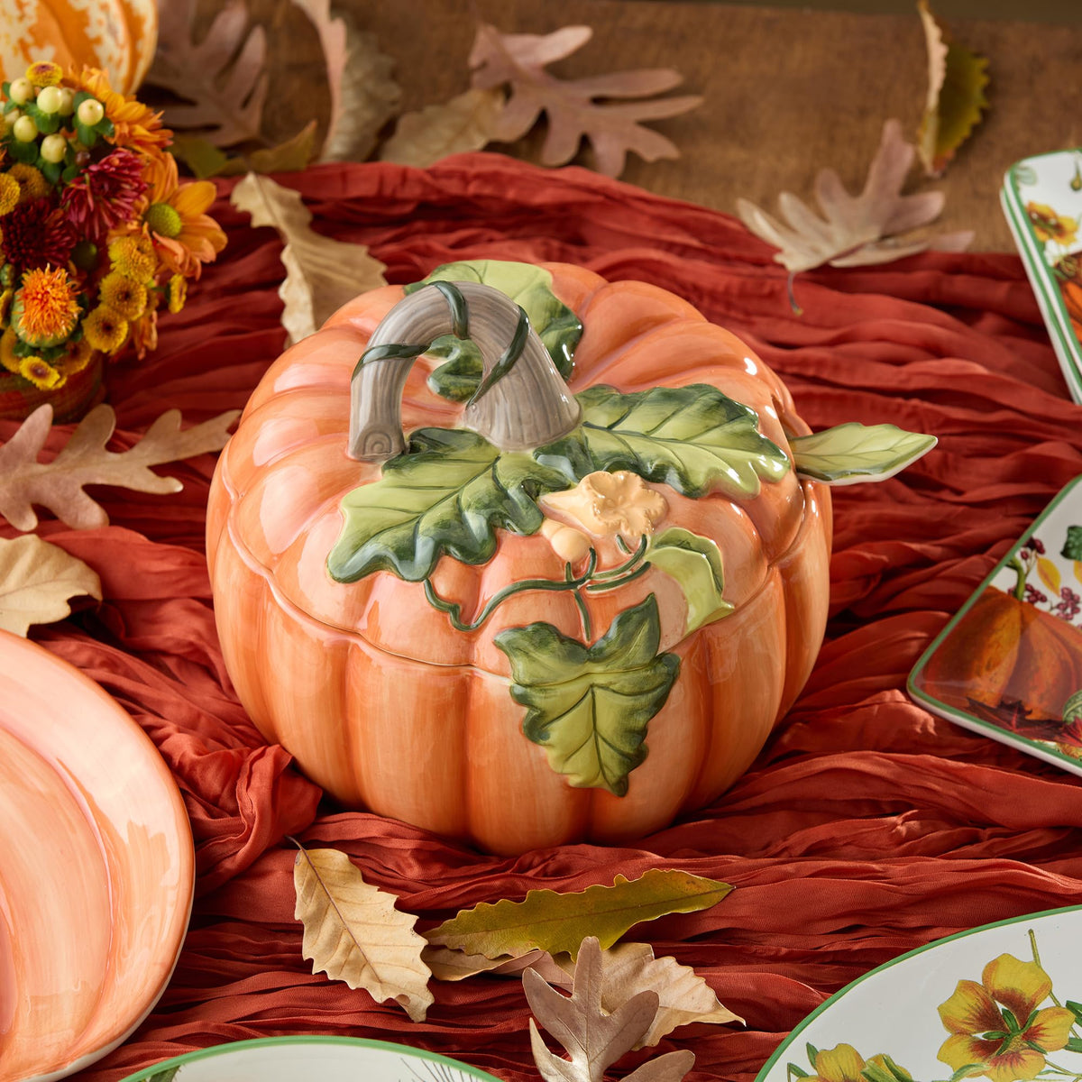 Harvest Fields 3D Pumpkin Soup Bowls with Lids, Set of 2, Ceramic Covered Bowls for Fall Thanksgiving Decor, Autumn Tabletop Serveware, Holiday Kitchen Gift, Microwave Dishwasher Safe