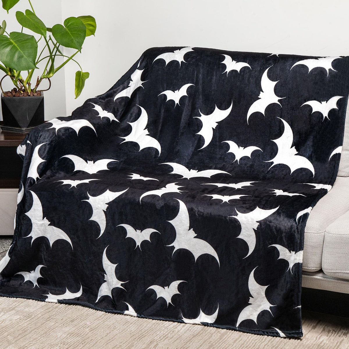 Gothic Bat Pattern Throw Blanket - Soft Flannel, Spooky Home Decor for Couch & Bed (50" x 60").